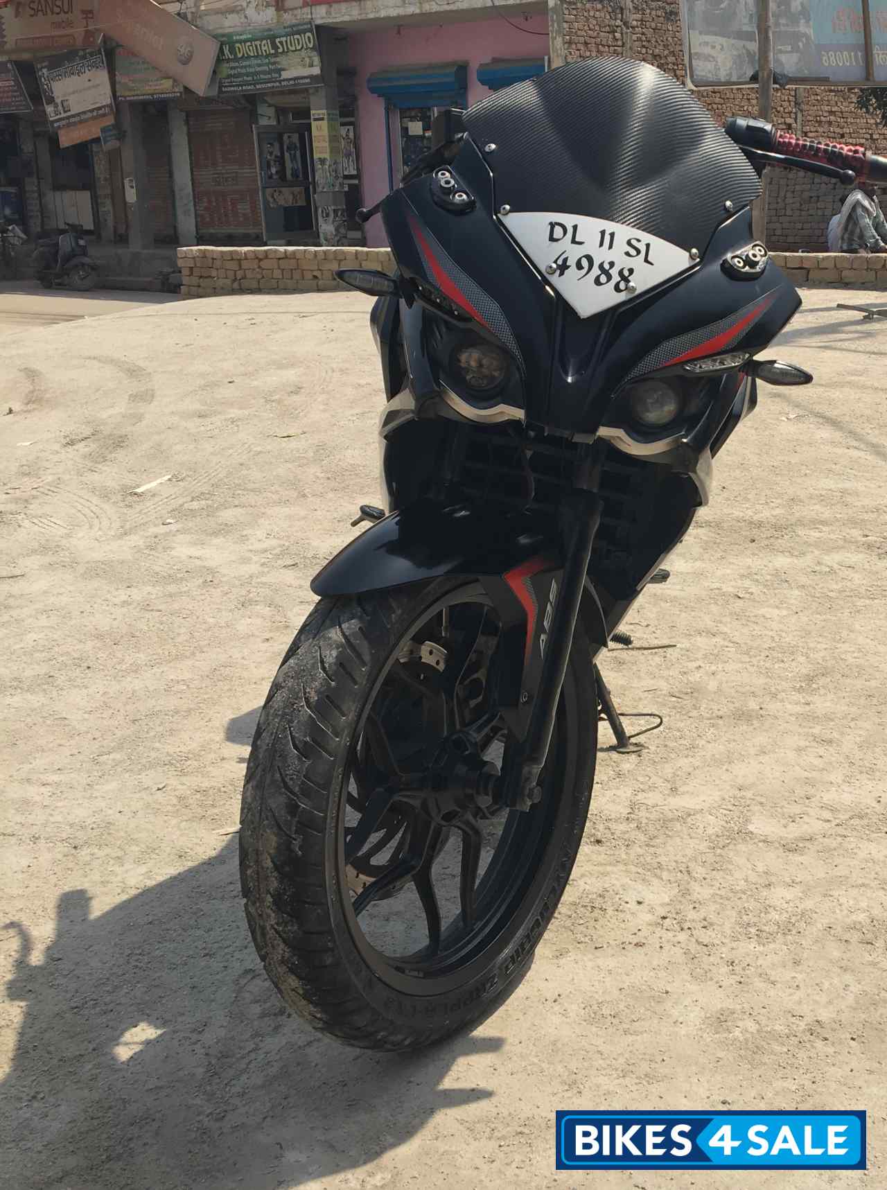 Black Bajaj Pulsar RS 200 ABS