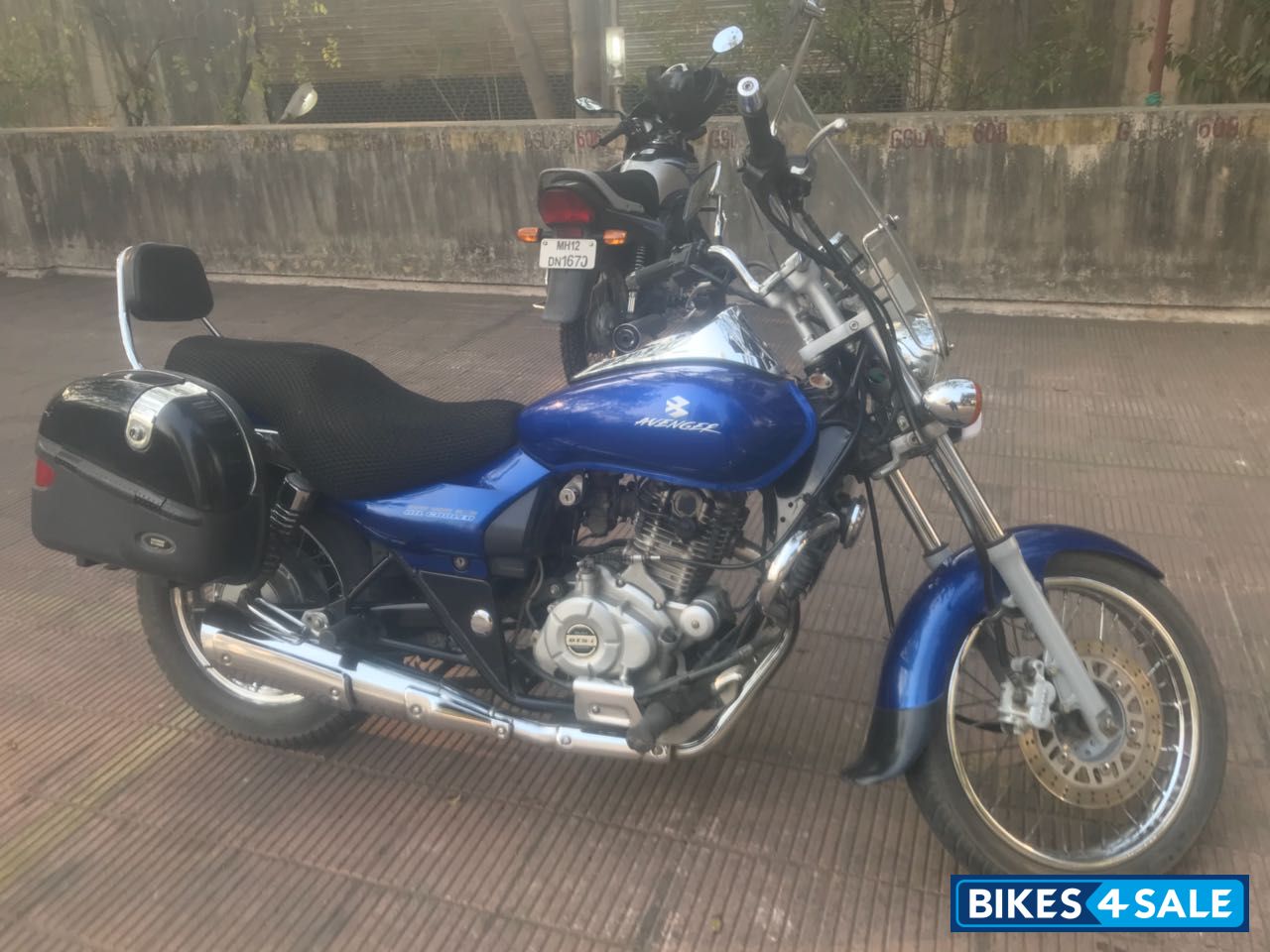 Bajaj Avenger 220 DTS-i