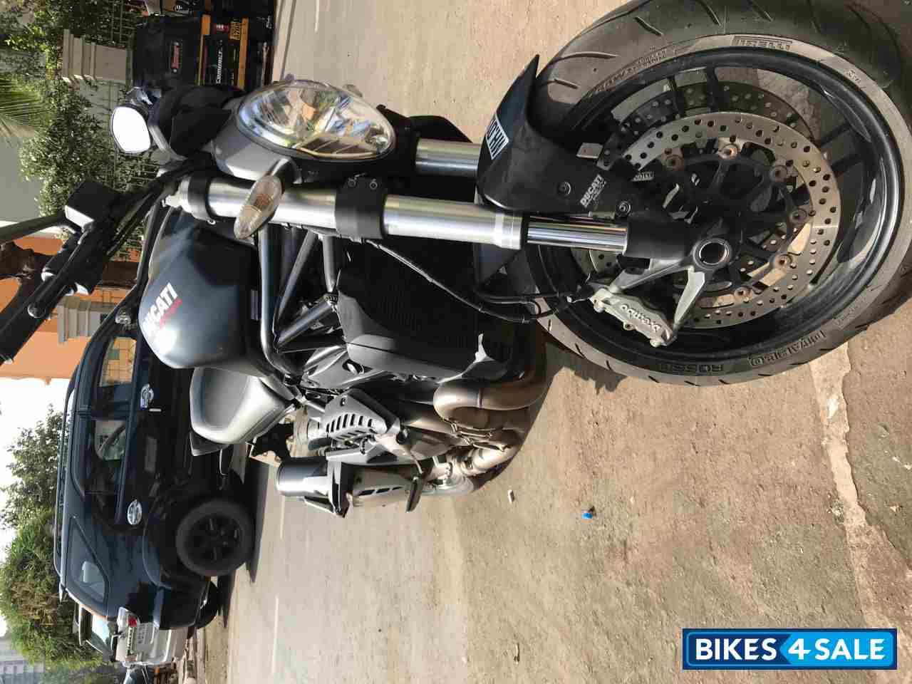 Mat Black Ducati Monster 821