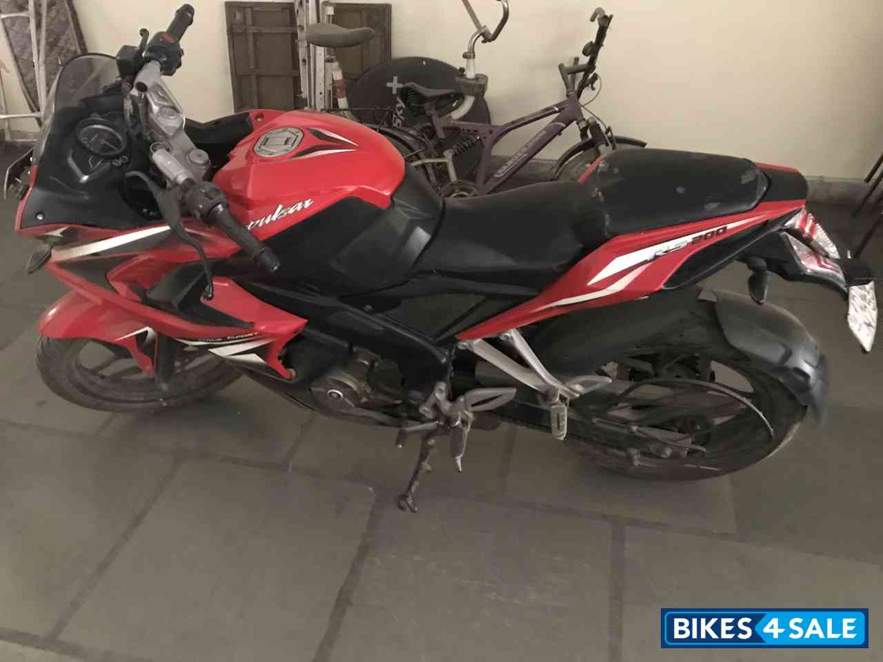 Bajaj Pulsar RS 200 Bajaj Pulsar RS 200