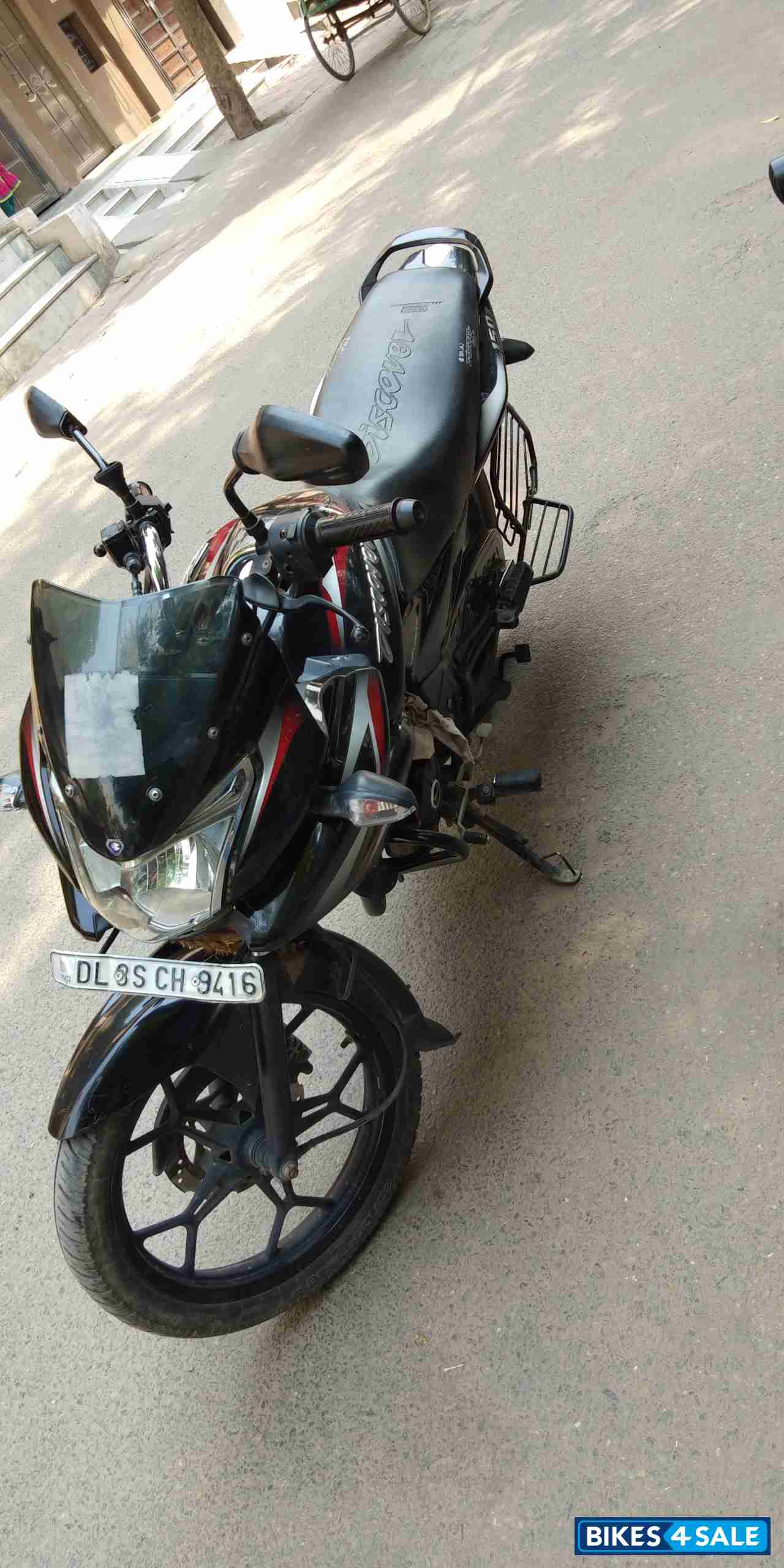 Black Bajaj Discover 150 F