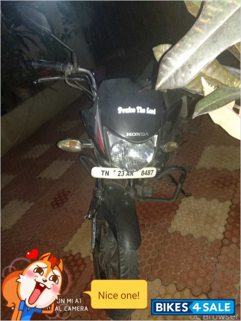 Black And Red Honda CB Shine