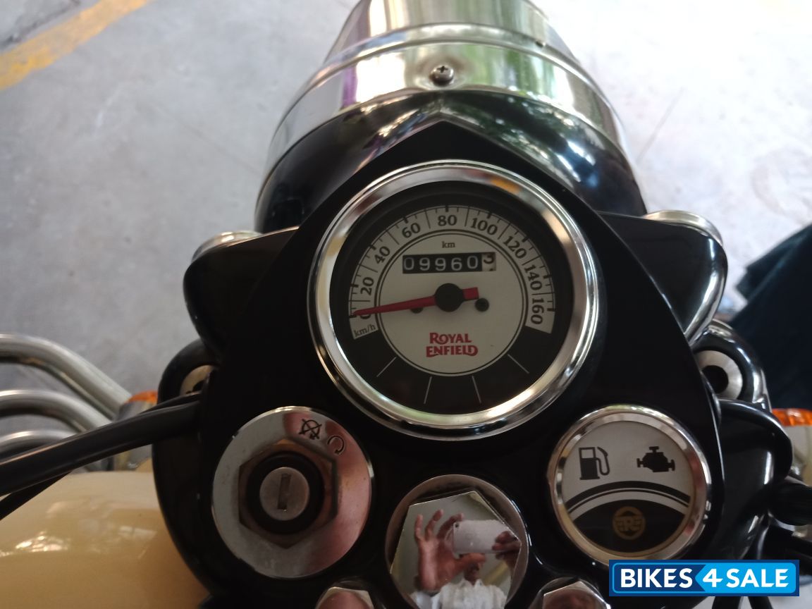 Tan Royal Enfield Classic 500 Tan Royal Enfield Classic 500