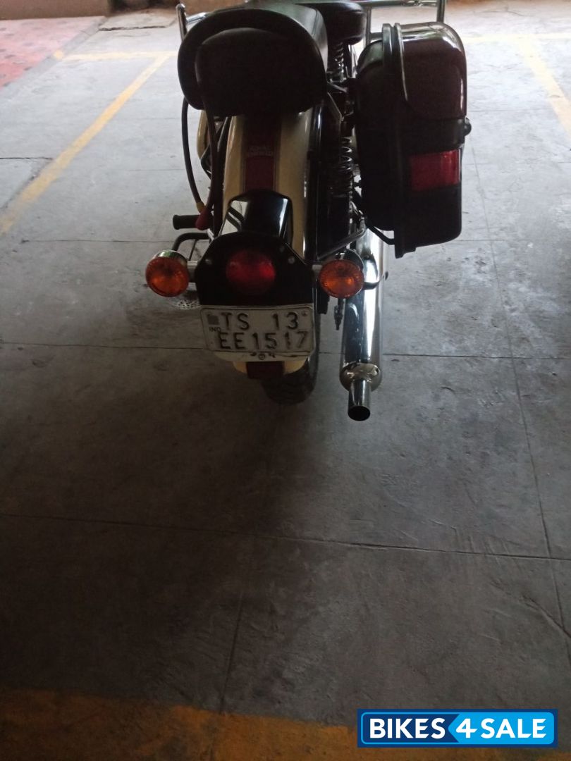 Tan Royal Enfield Classic 500 Tan Royal Enfield Classic 500