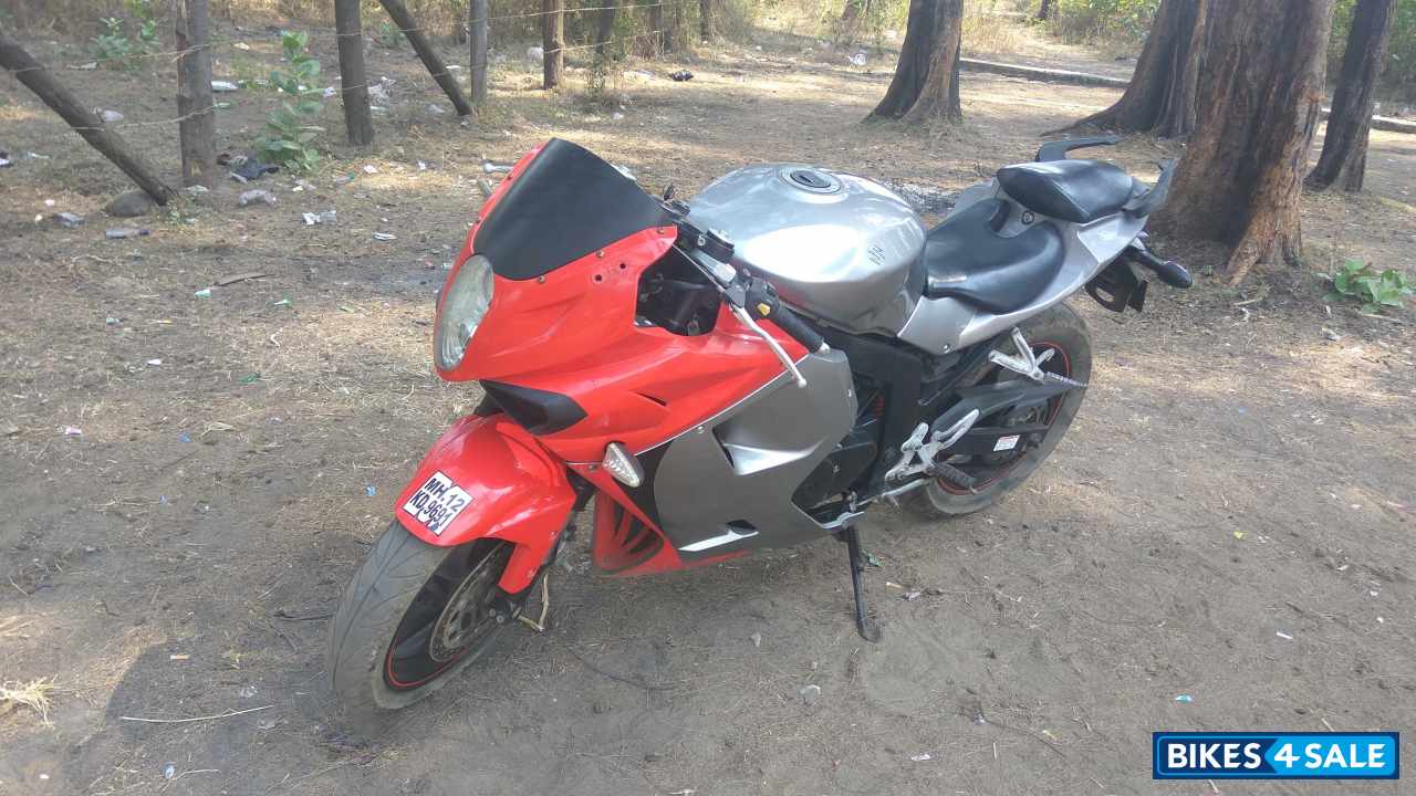 Hyosung GT250R