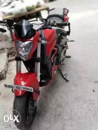 Red Benelli TNT 25
