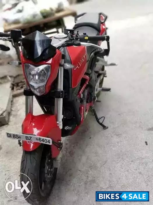 Red Benelli TNT 25