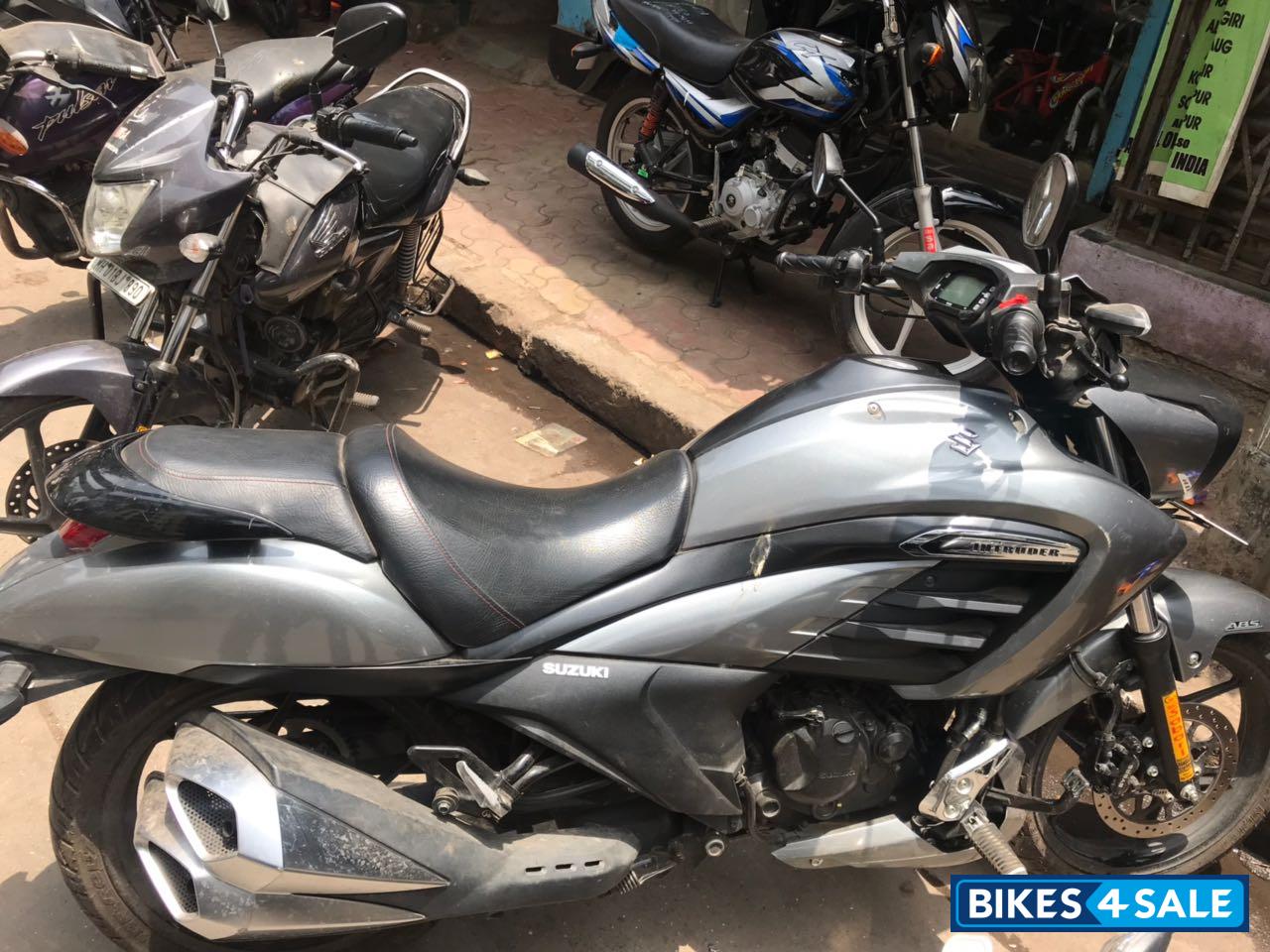 Suzuki Intruder 150