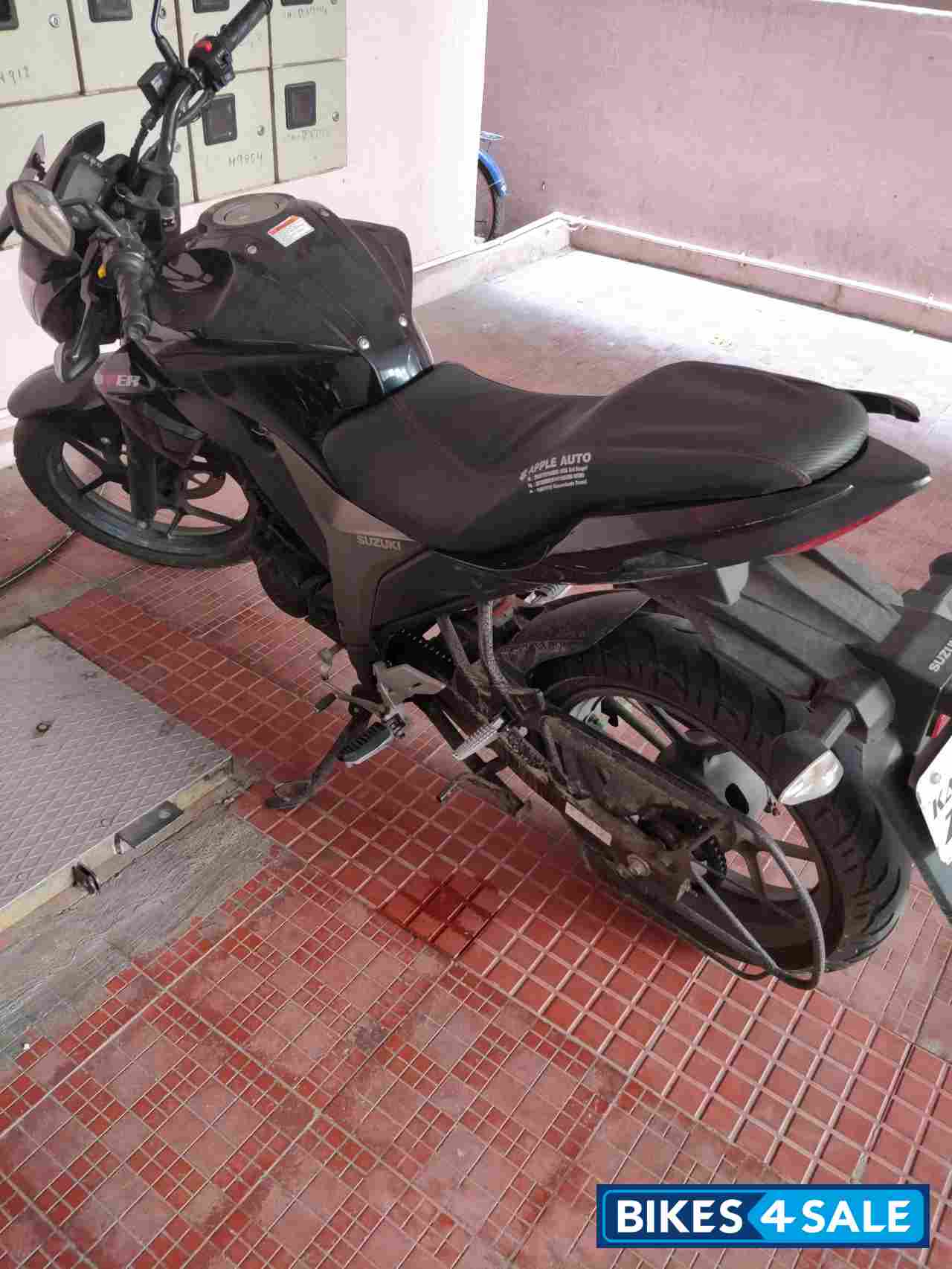 Black Suzuki Gixxer 150