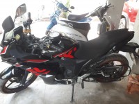 Black Suzuki Gixxer SF