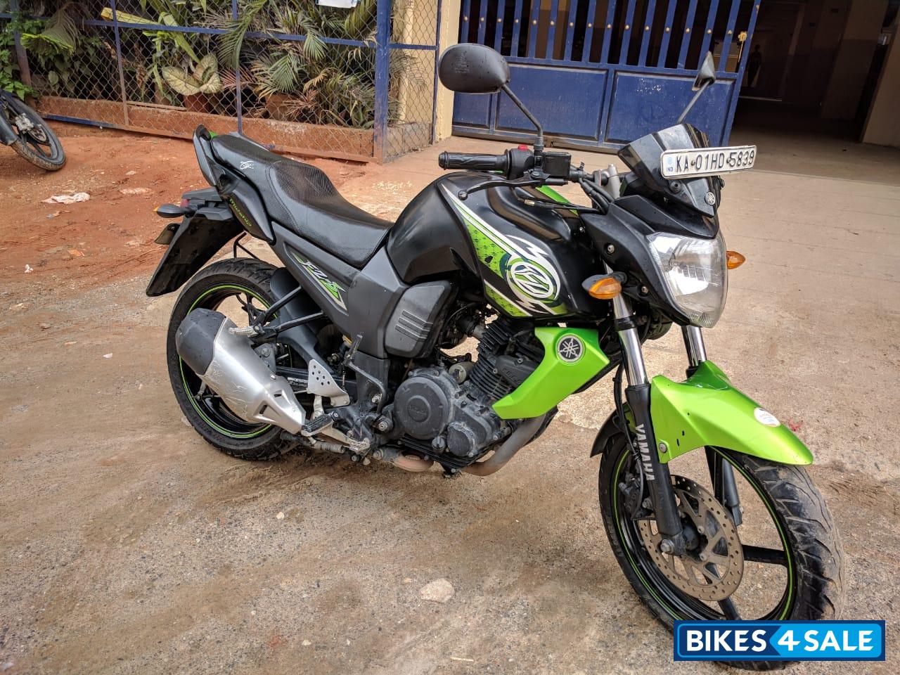 Green And Black Yamaha FZ-S Green And Black Yamaha FZ-S