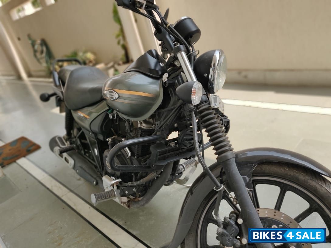 Bajaj Avenger Street 220