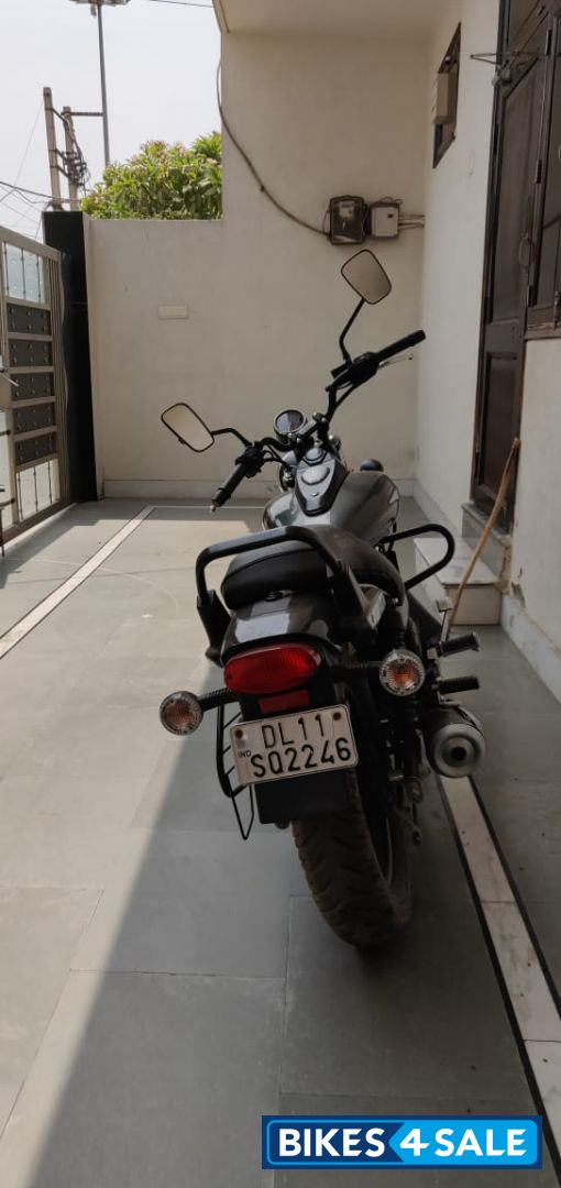 Bajaj Avenger Street 220