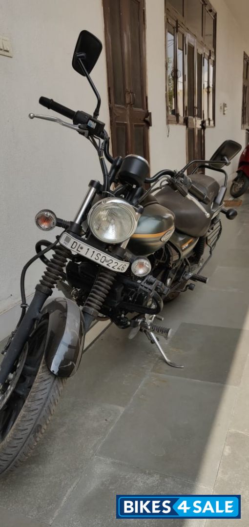 Bajaj Avenger Street 220