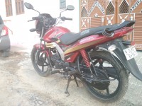 Red Mahindra Centuro Rockstar