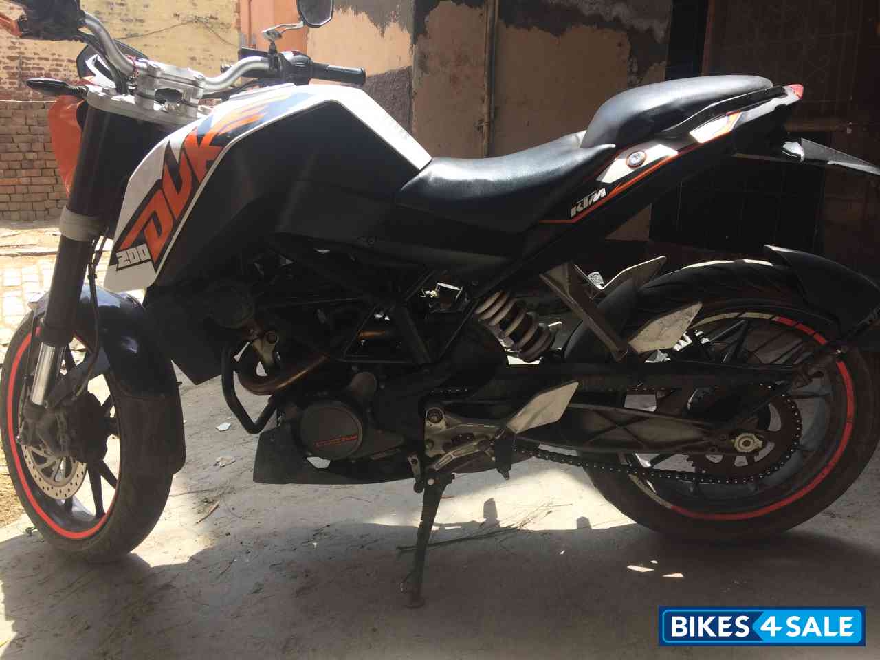 KTM Duke 200