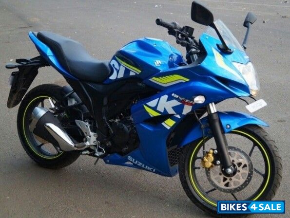 Blue Suzuki Gixxer SF Fi