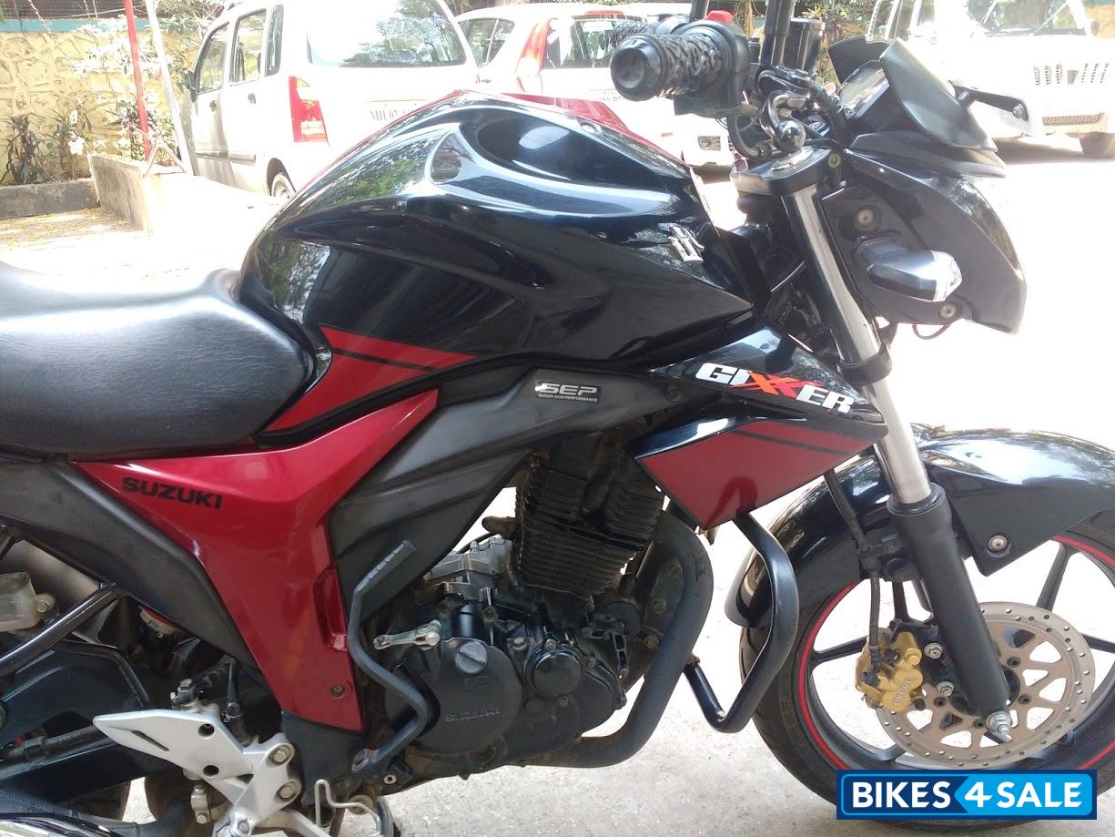 Black & Cherry Suzuki Gixxer 150 Black & Cherry Suzuki Gixxer 150