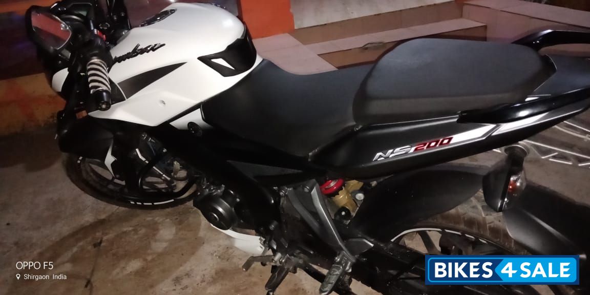 Bajaj Pulsar 200 NS