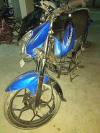 Blue Bajaj Discover 125 ST