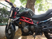 Black Benelli TNT 300