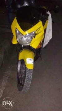 Yellow Hero Karizma