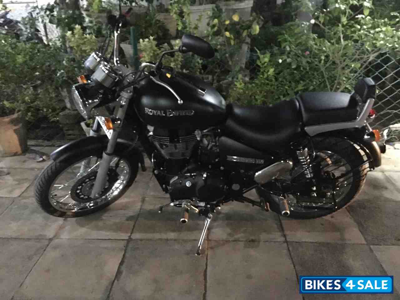 Stone Black Royal Enfield Thunderbird 350 Stone Black Royal Enfield Thunderbird 350