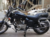 Black Bajaj Avenger 220 DTS-i