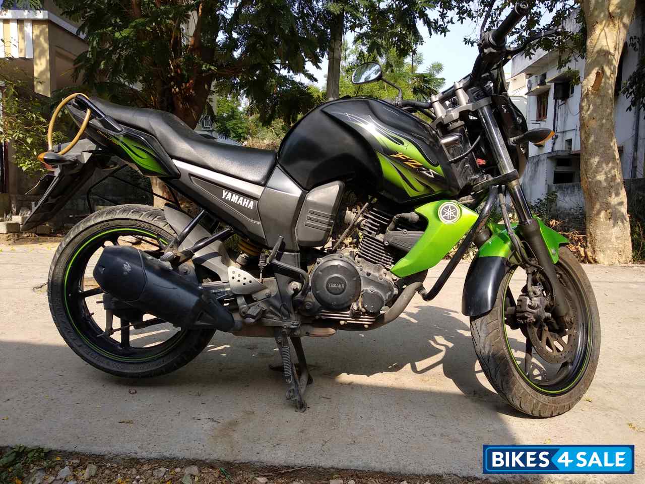 Black And Green Yamaha FZ-S