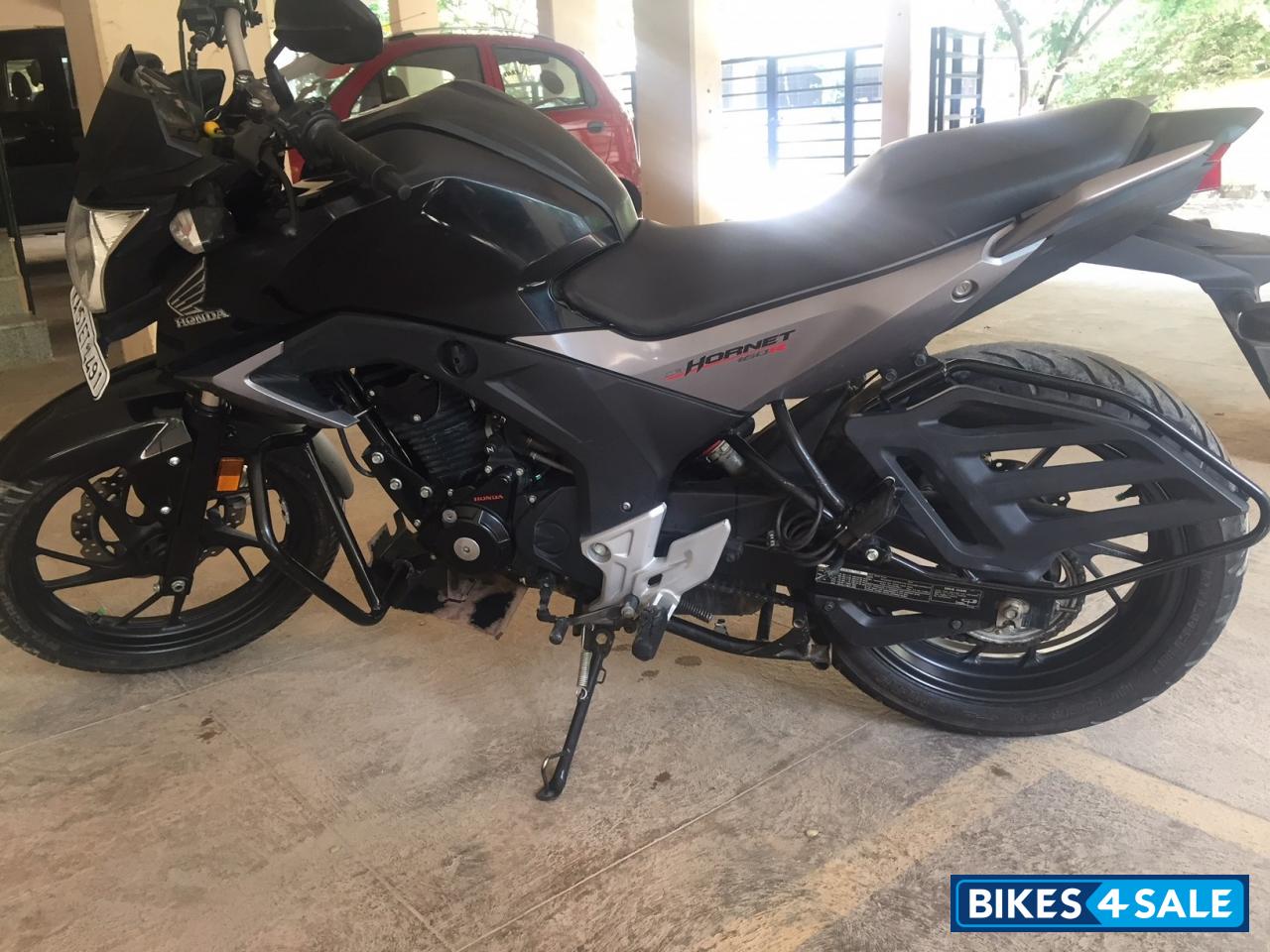 Black Honda CB Hornet 160R