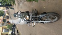Black Bajaj Avenger 220 DTS-i