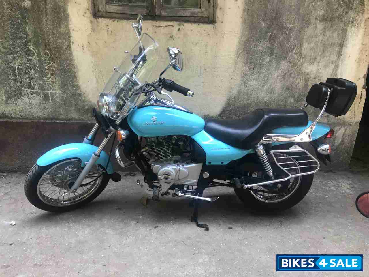 Bajaj Avenger 220 DTS-i Bajaj Avenger 220 DTS-i