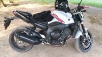 White Yamaha FZ1