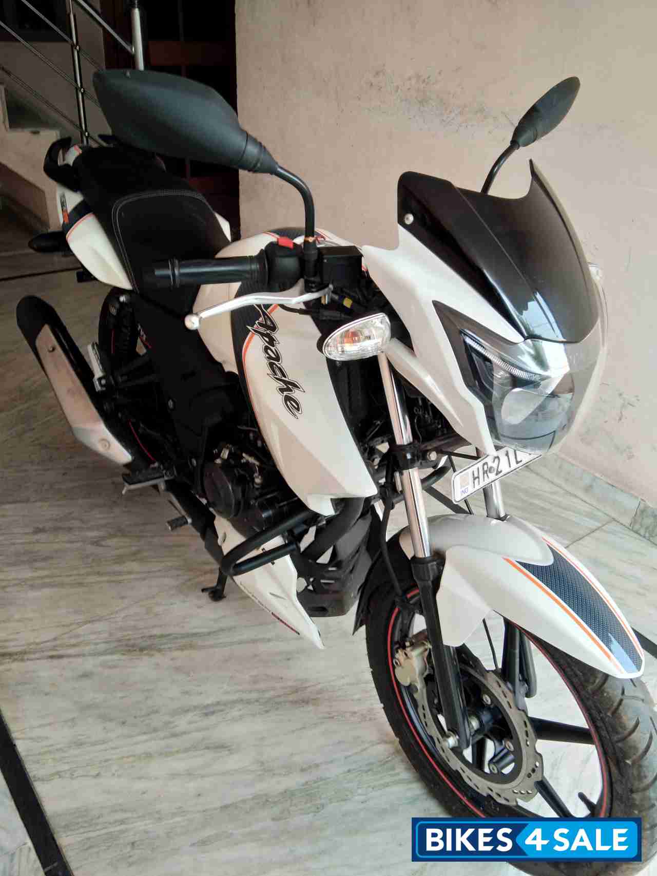 Used 2017 Model Tvs Apache Rtr 160 For Sale In Hisar Id 169457 White Colour Bikes4sale