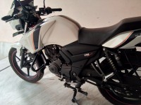 White TVS Apache RTR 160