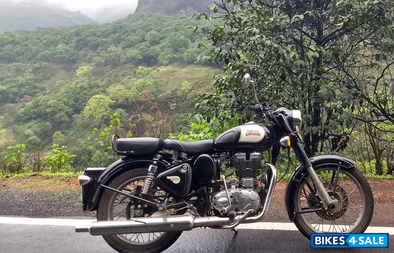 Black Royal Enfield Classic 350