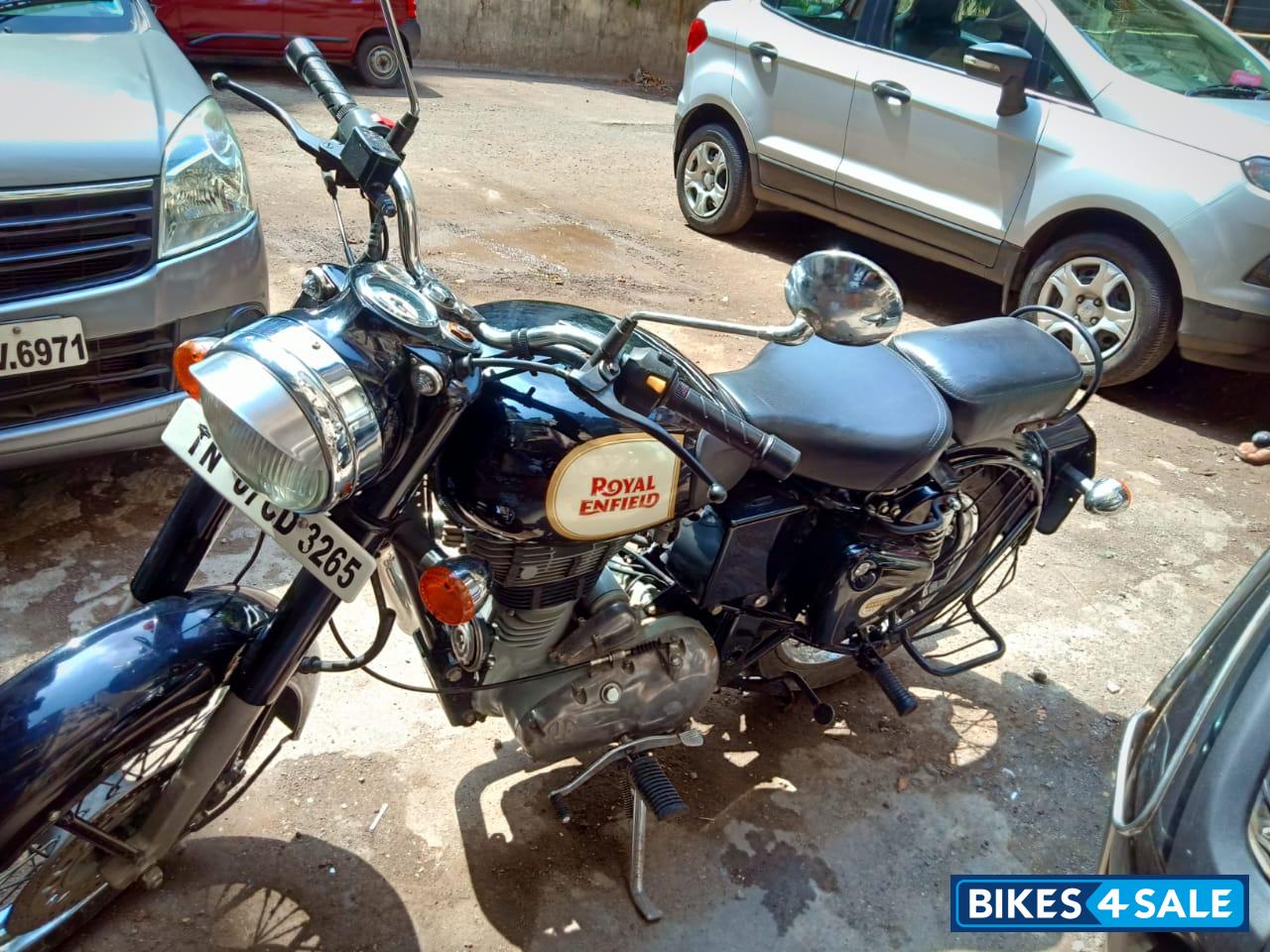 Black Royal Enfield Classic 350 Black Royal Enfield Classic 350