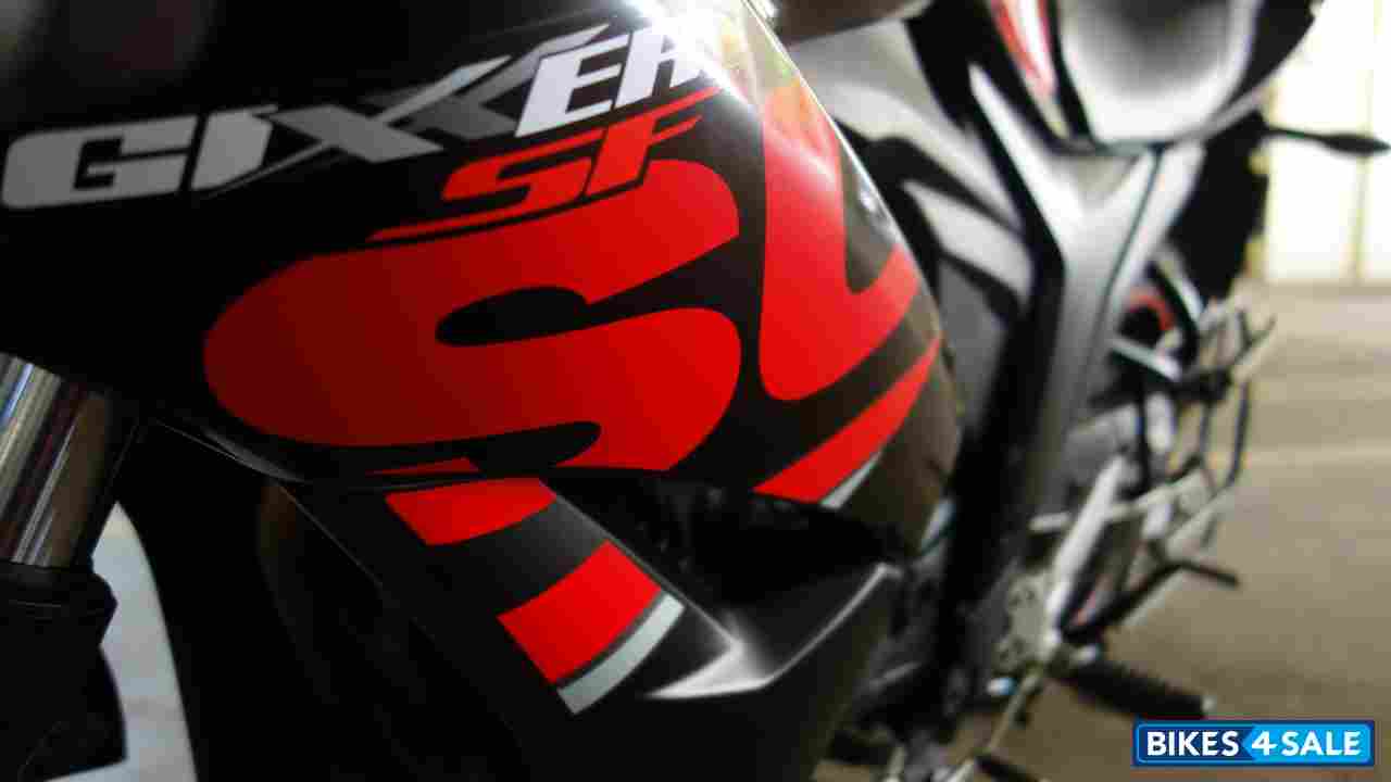 Black Suzuki Gixxer SF Fi