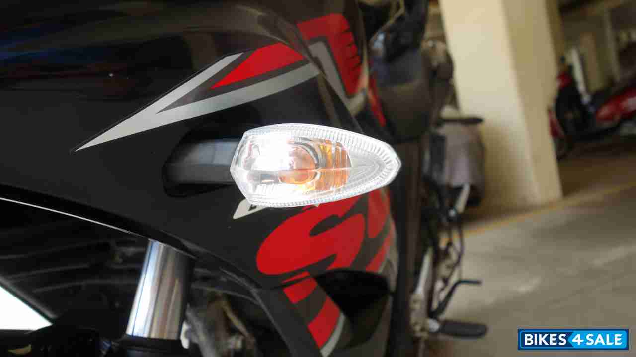 Black Suzuki Gixxer SF Fi