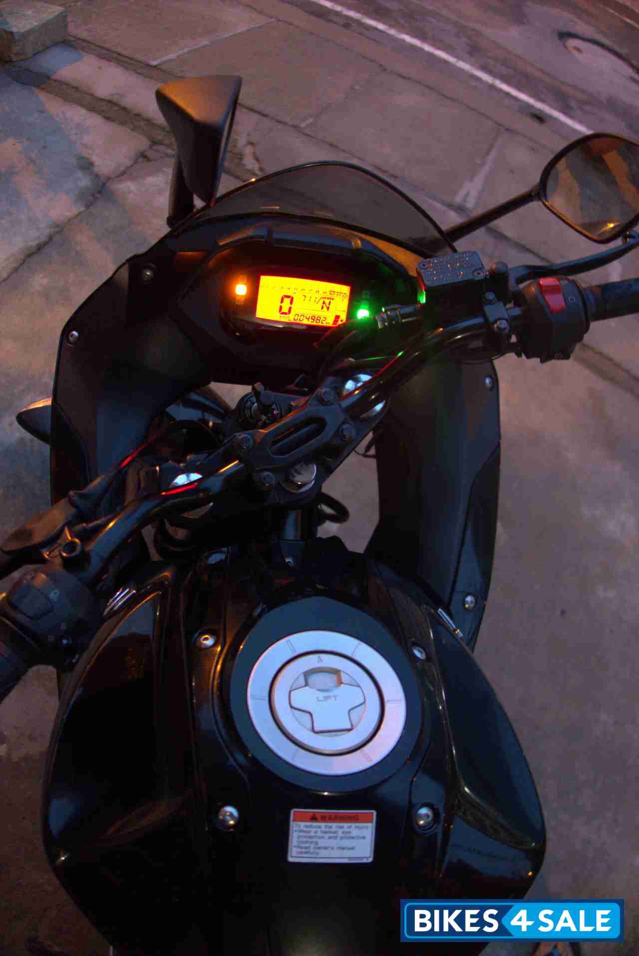 Black Suzuki Gixxer SF Fi