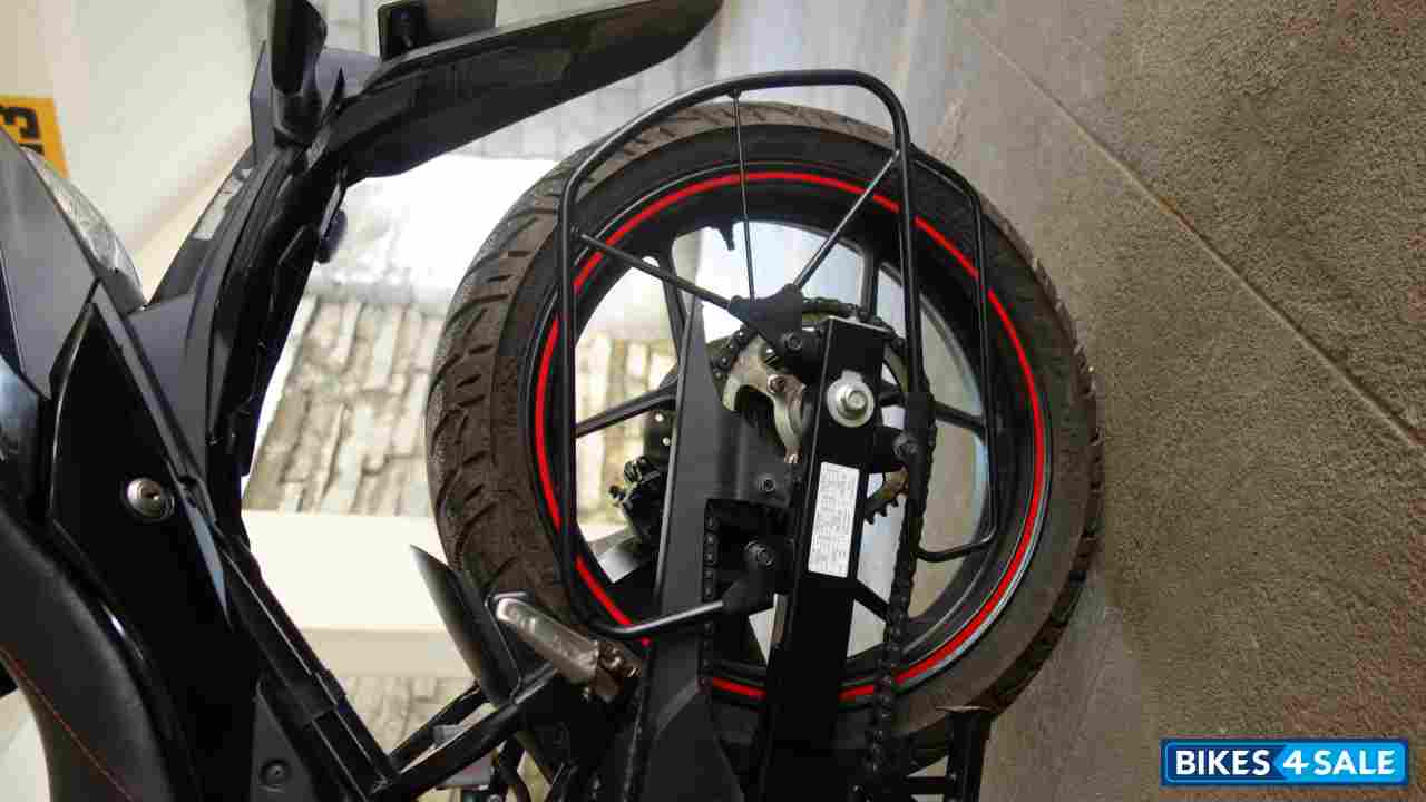 Black Suzuki Gixxer SF Fi