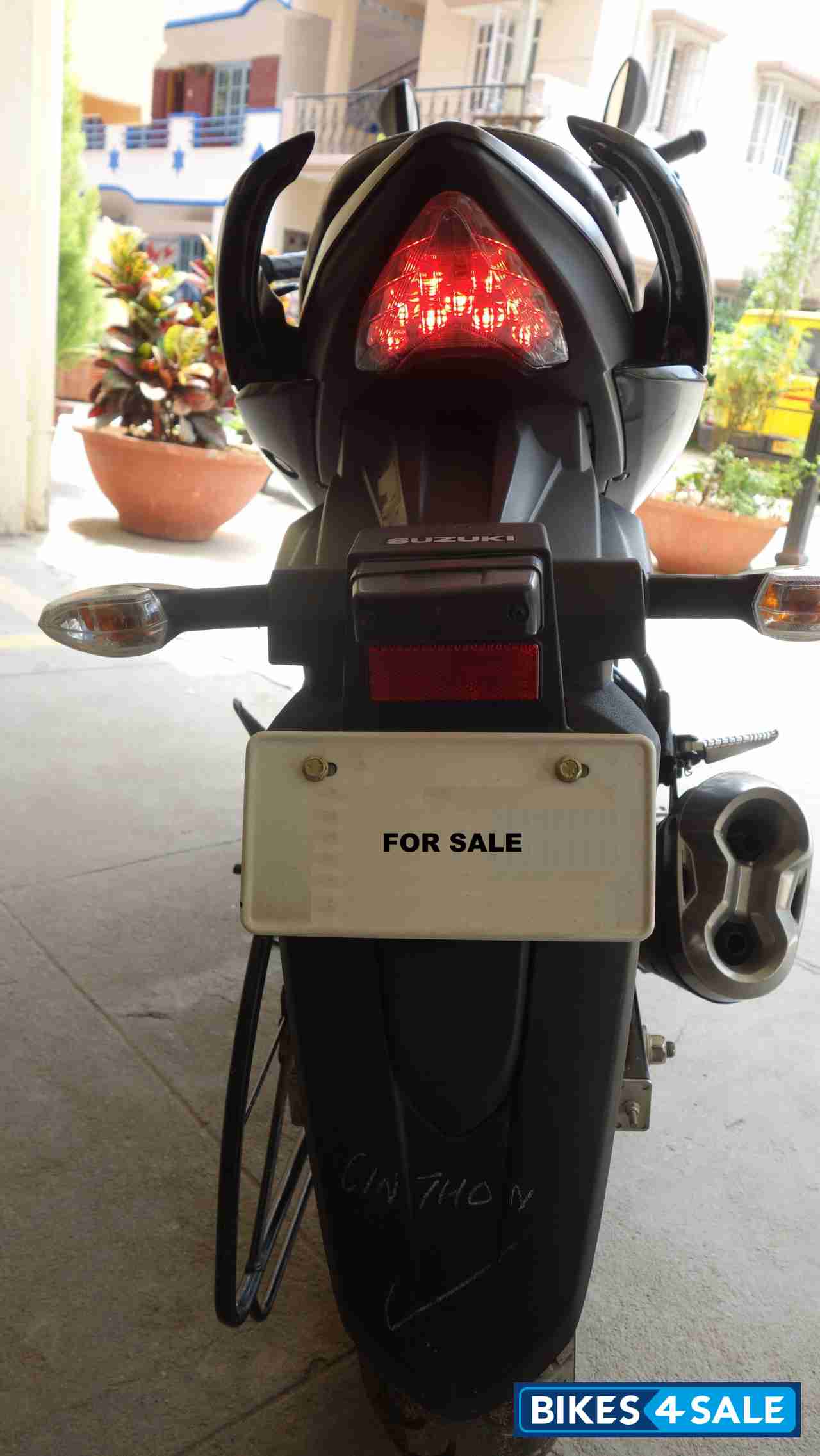 Black Suzuki Gixxer SF Fi