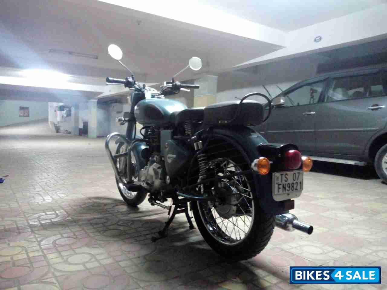 Blue Royal Enfield Classic Squadron Blue