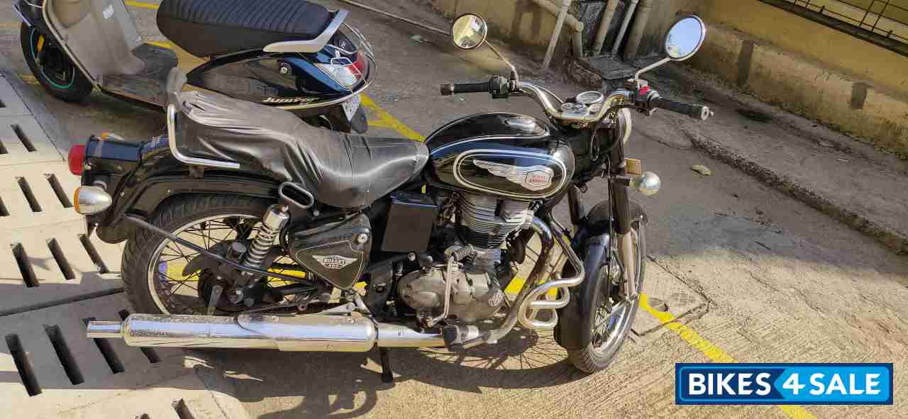 Black Royal Enfield Bullet Standard 500