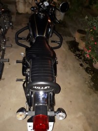 Black Royal Enfield Bullet Machismo 350 Old