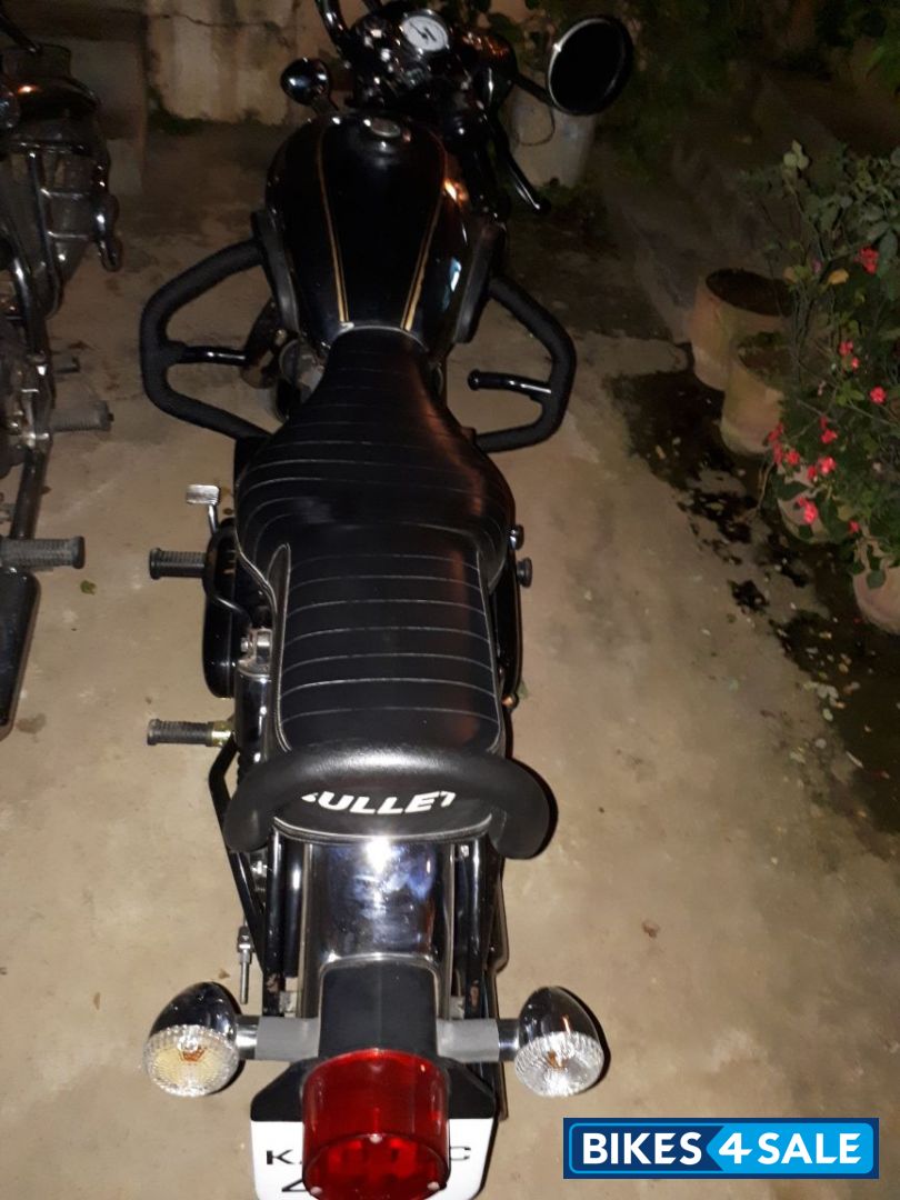 Black Royal Enfield Bullet Machismo 350 Old Black Royal Enfield Bullet Machismo 350 Old