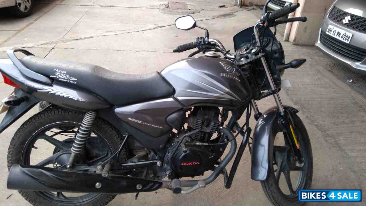 Grey Honda CB Shine Grey Honda CB Shine