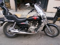 Black Bajaj Avenger Cruise 220