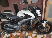 White Bajaj Dominar 400