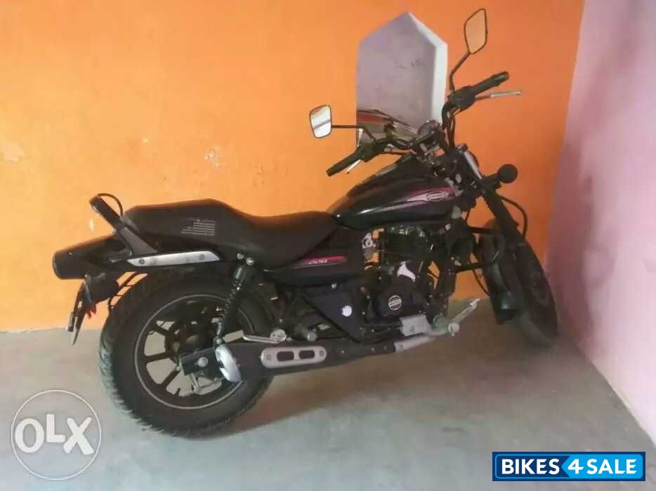 Bajaj Avenger Street 220